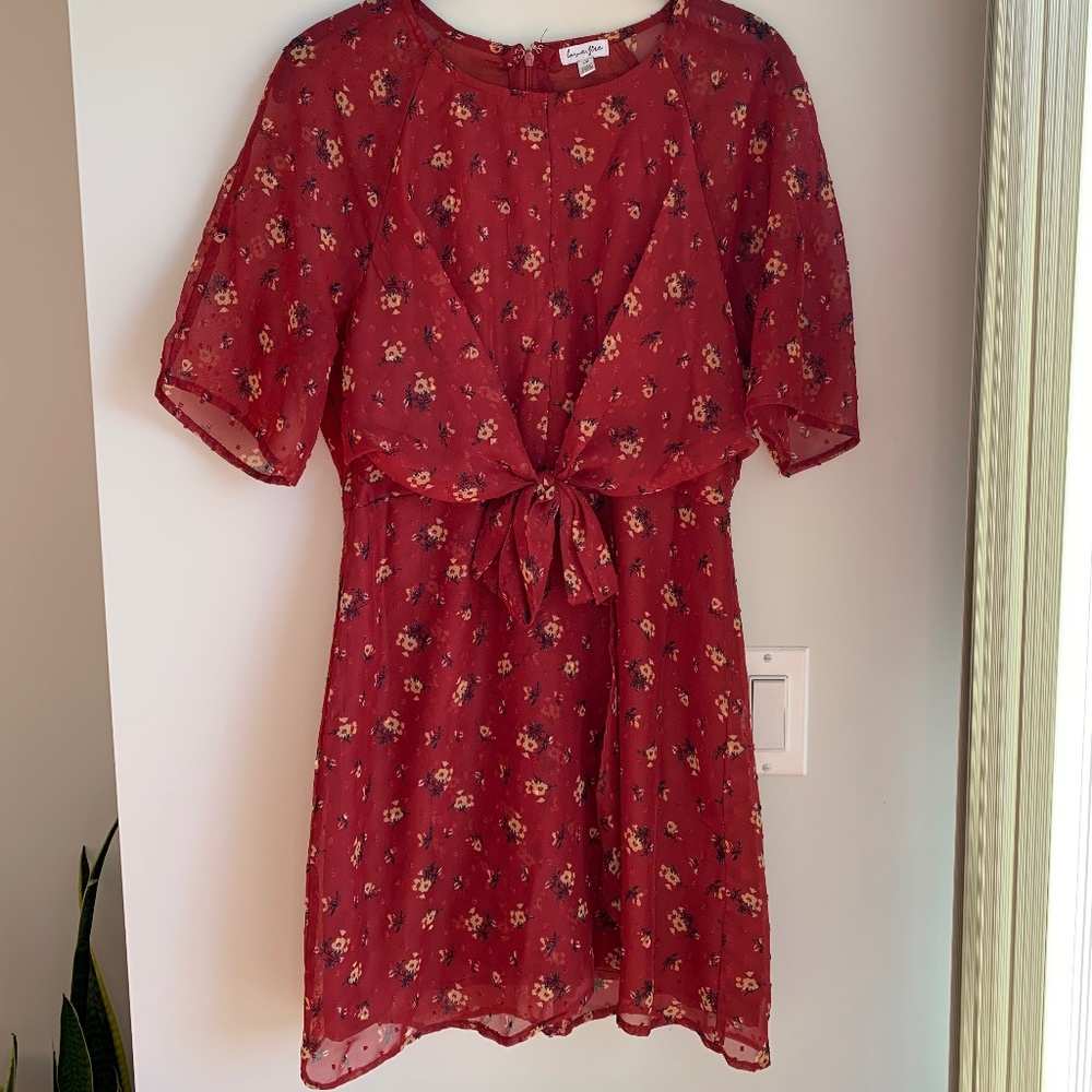 NWOT Maroon Short Sleeve Floral Dress